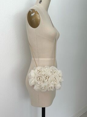 Handcrafted in India 3-D Chiffon Rosette Clutch/Crossbody Bag NWT Ivory Pearls
